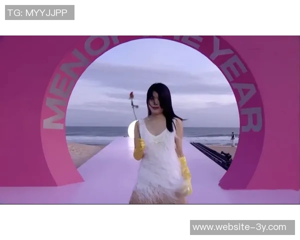 切尔西传奇勒伯夫女儿比基尼照引关注丈夫幽默留言引发网友热议