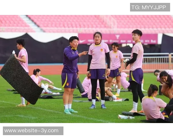 马晓旭担任中国U17女子足球队主教练助力年轻球员成长与发展